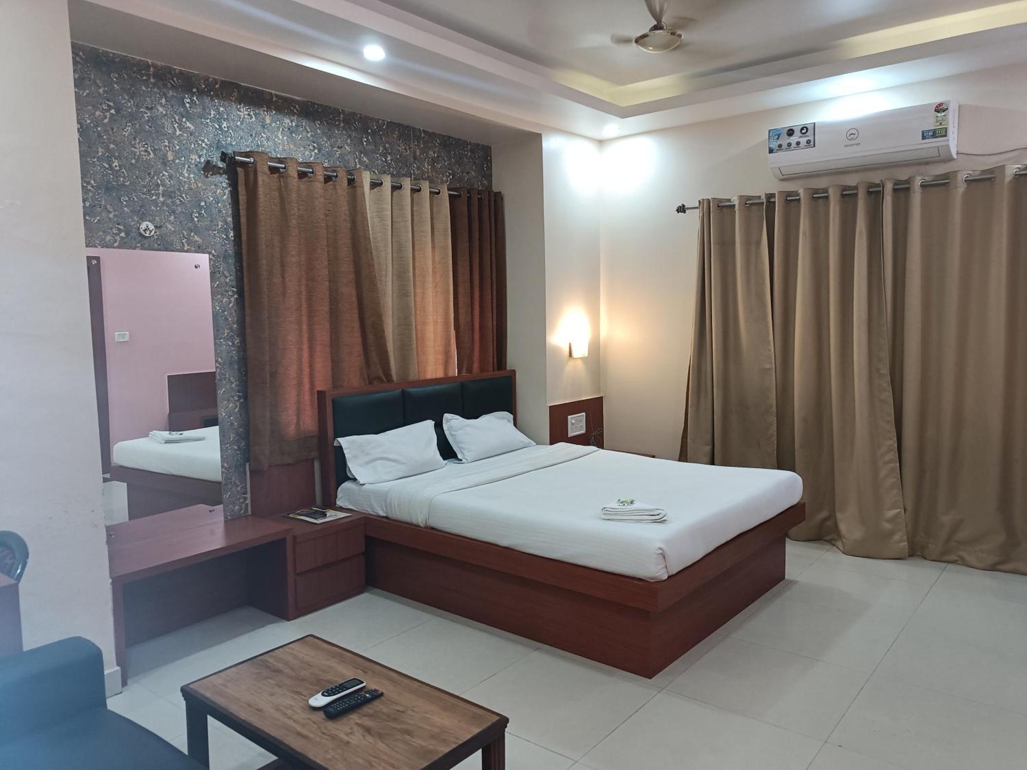 Hotel Sudakshina By Roh Silchar Buitenkant foto