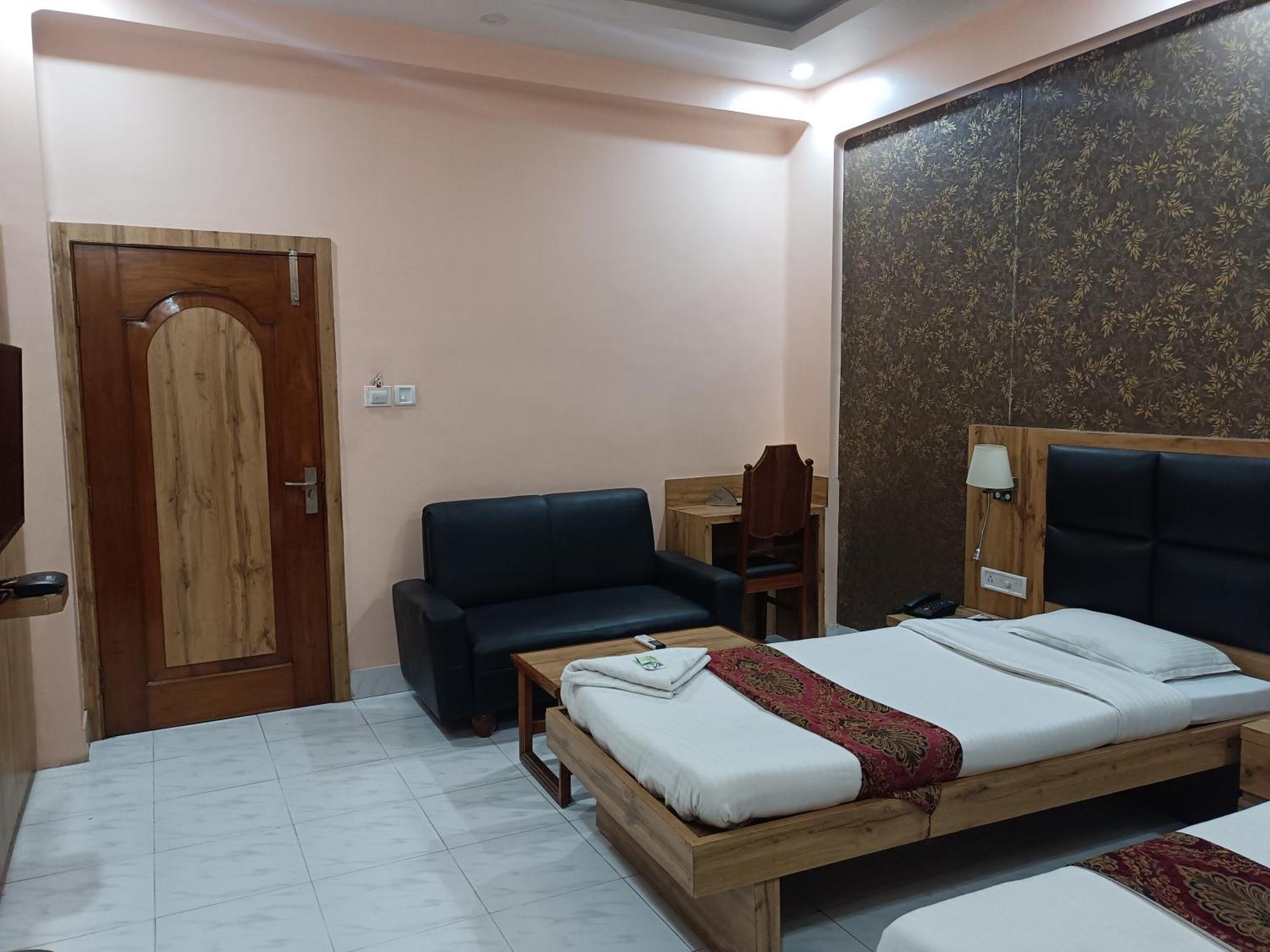 Hotel Sudakshina By Roh Silchar Buitenkant foto