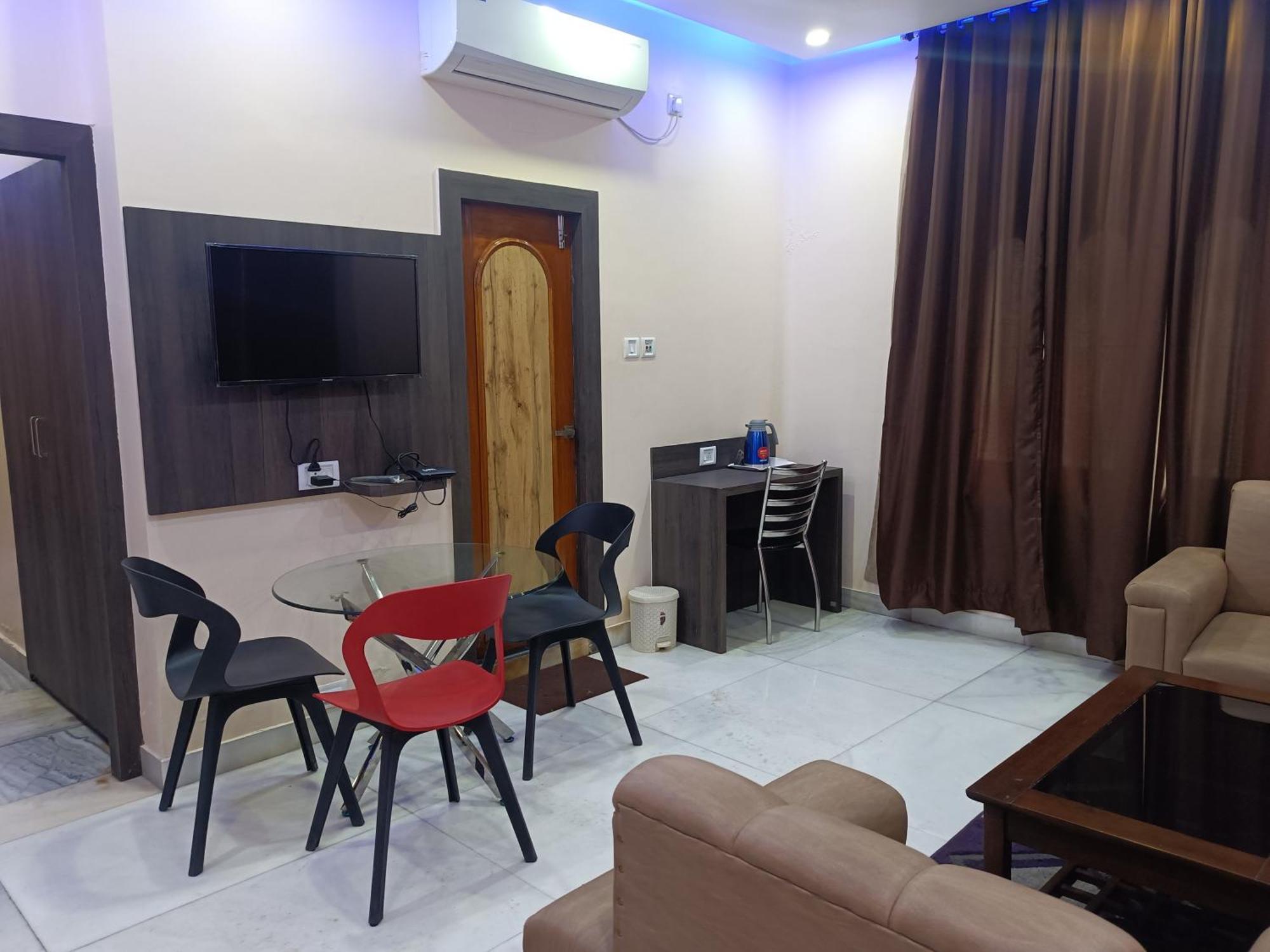 Hotel Sudakshina By Roh Silchar Buitenkant foto
