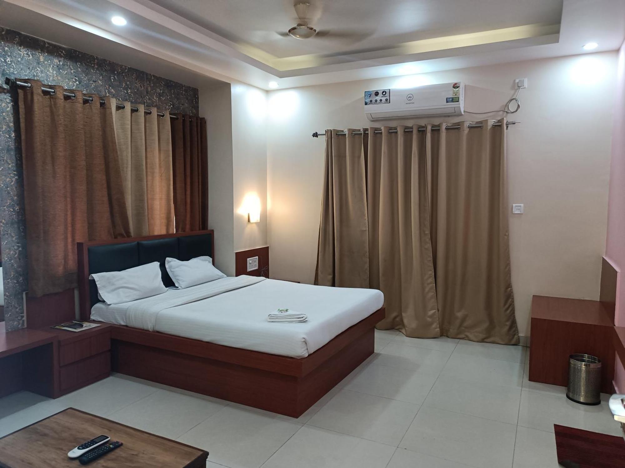 Hotel Sudakshina By Roh Silchar Buitenkant foto