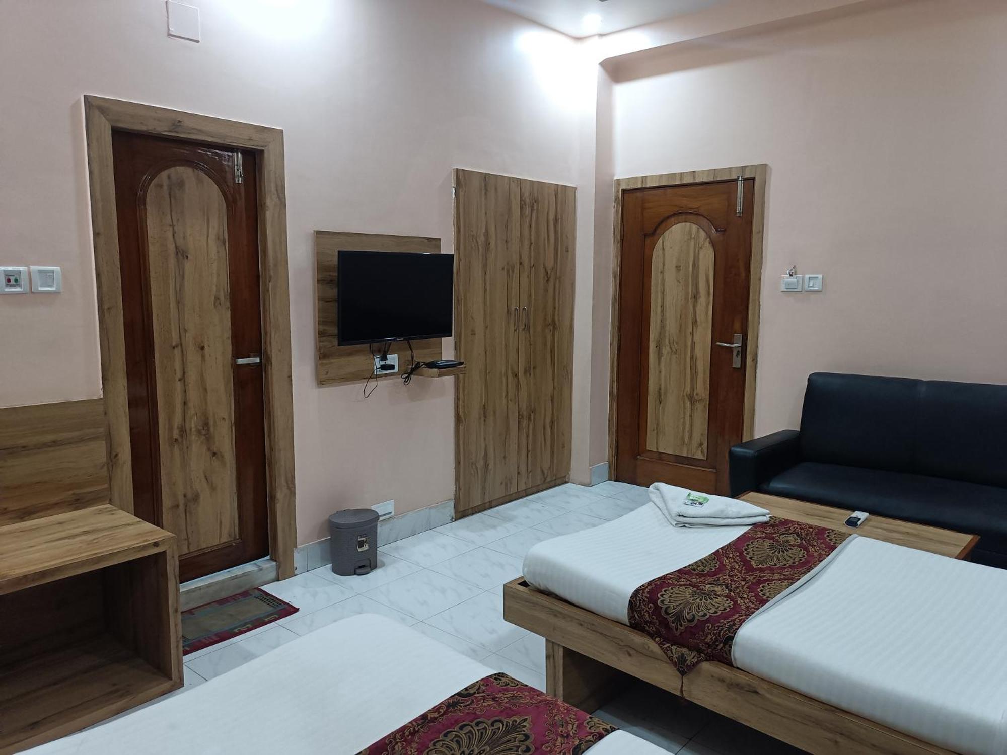 Hotel Sudakshina By Roh Silchar Buitenkant foto